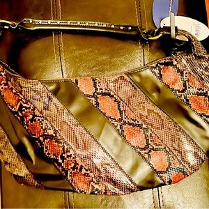 Casual wear shoulder strap purse snake print